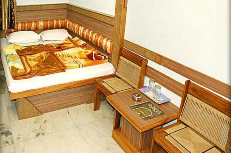 Hotel Cottage Crown Plaza Új-Delhi Kültér fotó