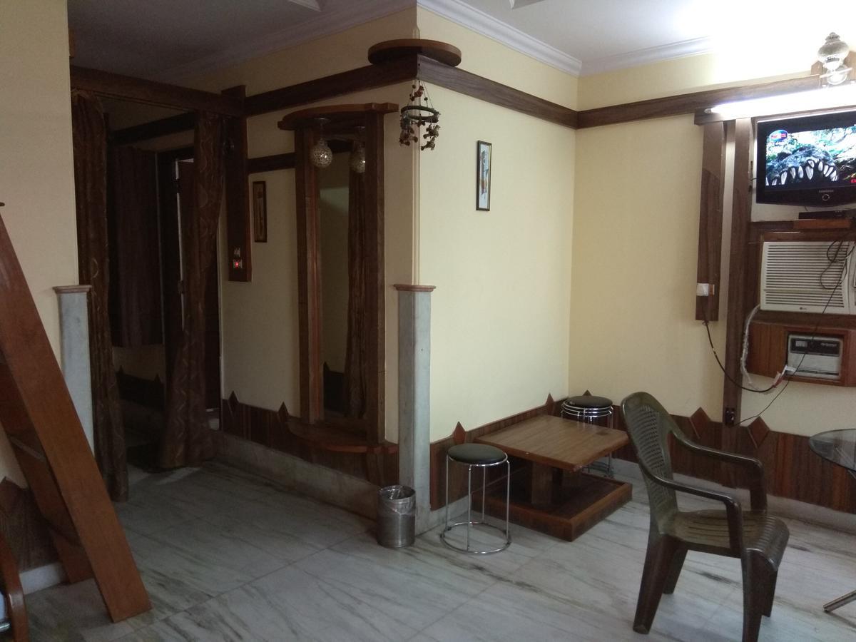 Hotel Cottage Crown Plaza Új-Delhi Kültér fotó