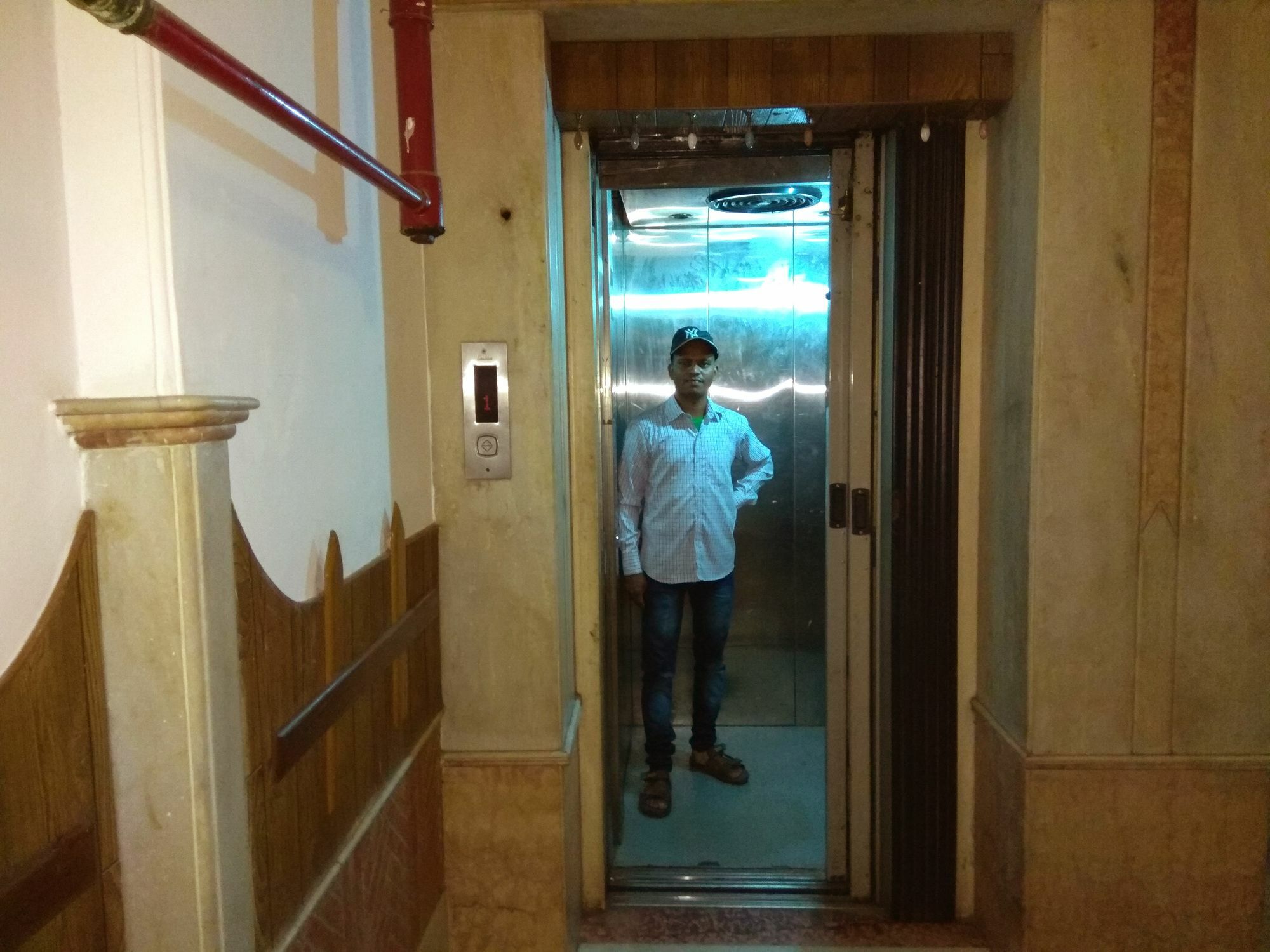 Hotel Cottage Crown Plaza Új-Delhi Kültér fotó