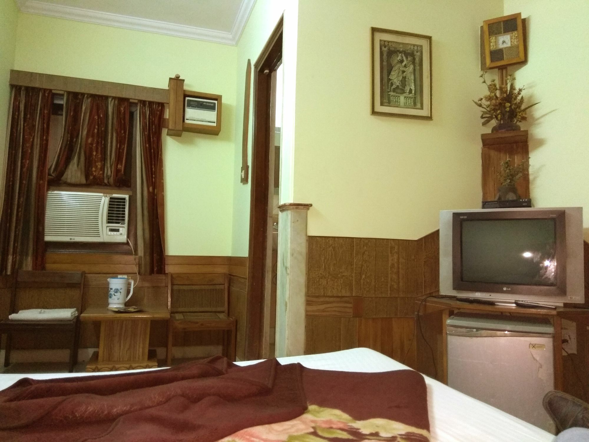 Hotel Cottage Crown Plaza Új-Delhi Kültér fotó